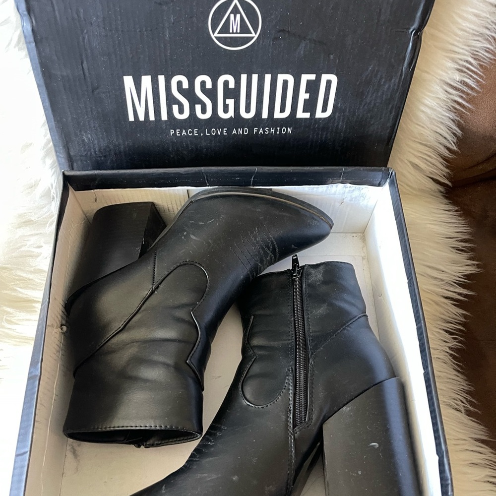 Missguided black boots - Picture 2 of 2